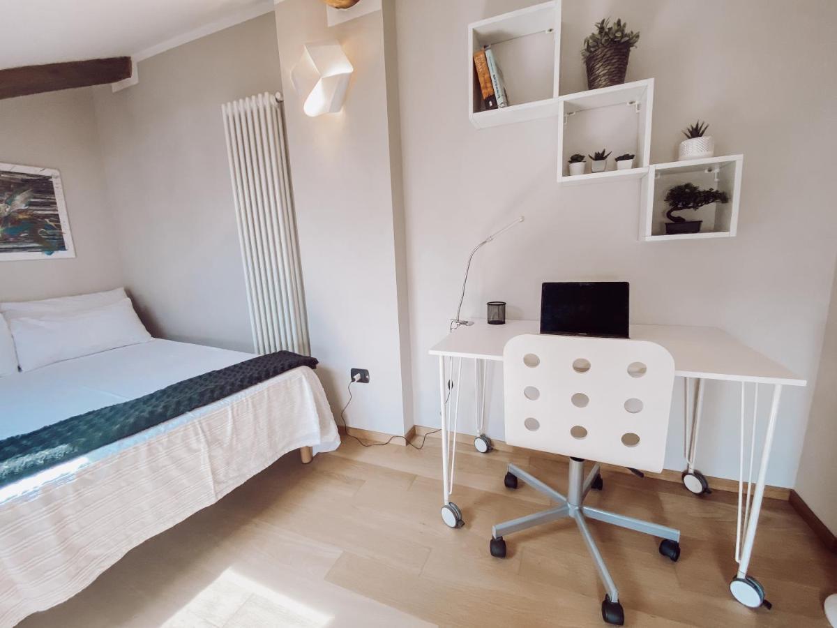 Historic Center Charming Apartment Free Wi-Fi Savigliano Luaran gambar